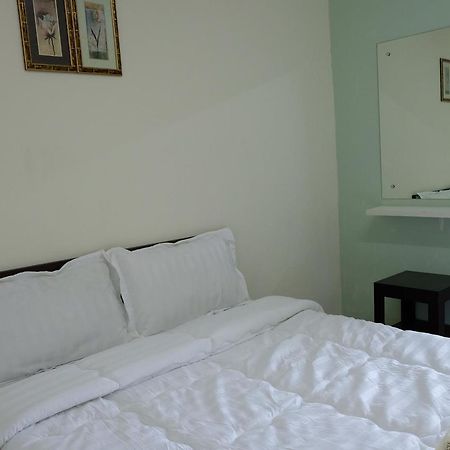 Aspen Residence Chonburi Extérieur photo
